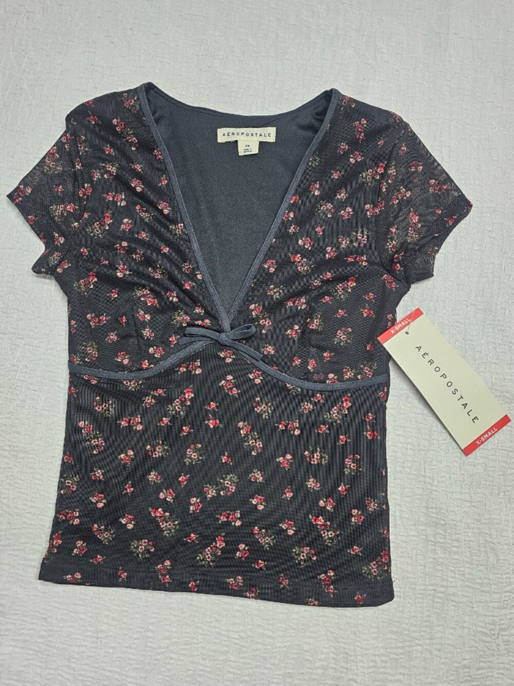 Aeropostale Women's Mesh V-Neck Crop Top Dark Black Size XS - Picture 3 of 6